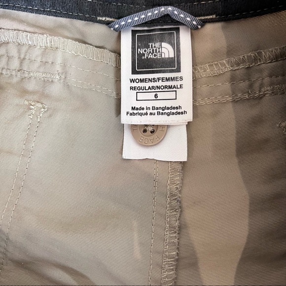 The North Face Active Hiking Shorts.  W-9 - Picture 6 of 7